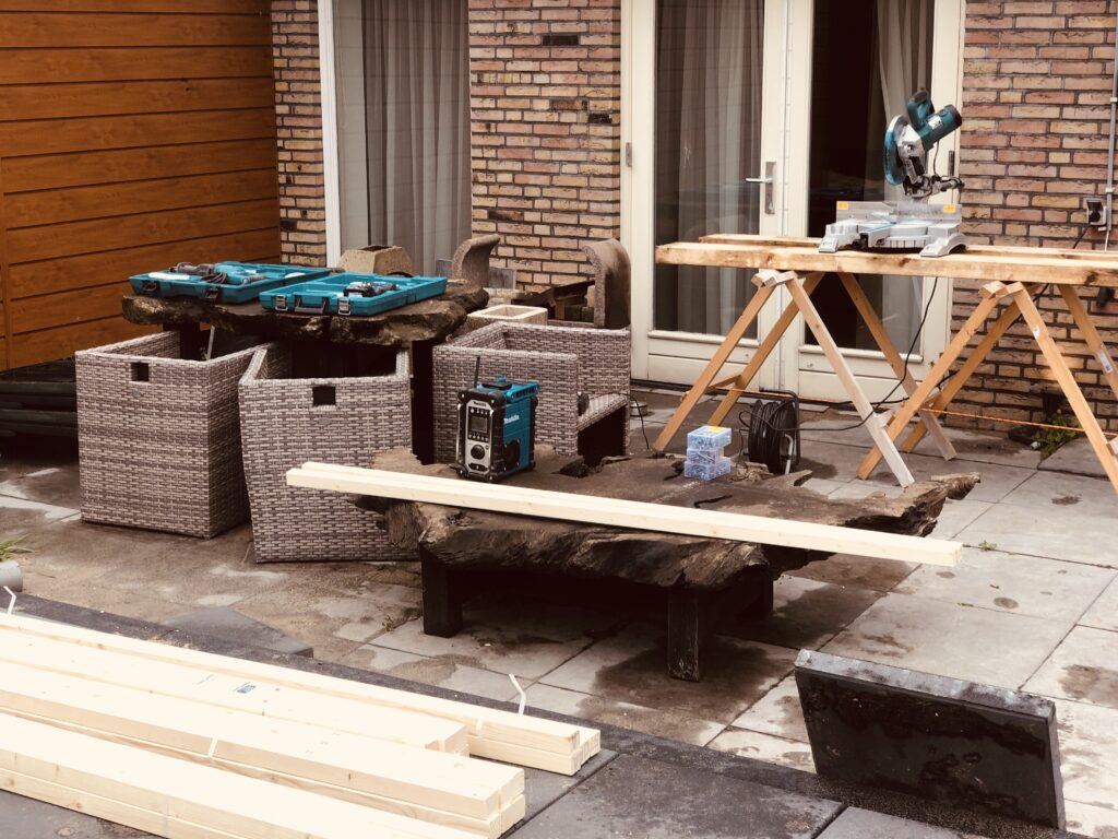 Afwerking tuinhuis chalet SEIBO bouw en onderhoud